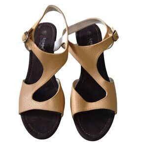 Agape Collection Women's Size 10 Beige/Brown Lightweight Wedge Heel Sandals